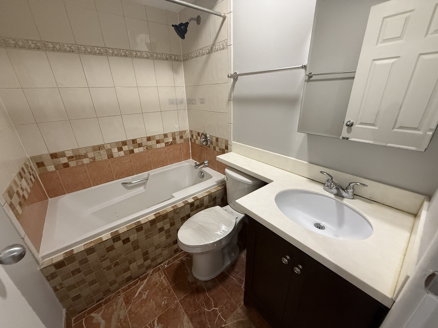 744 West Gordon Terrace, Unit 202 Chicago, IL 60613 - Photo 11 of 11