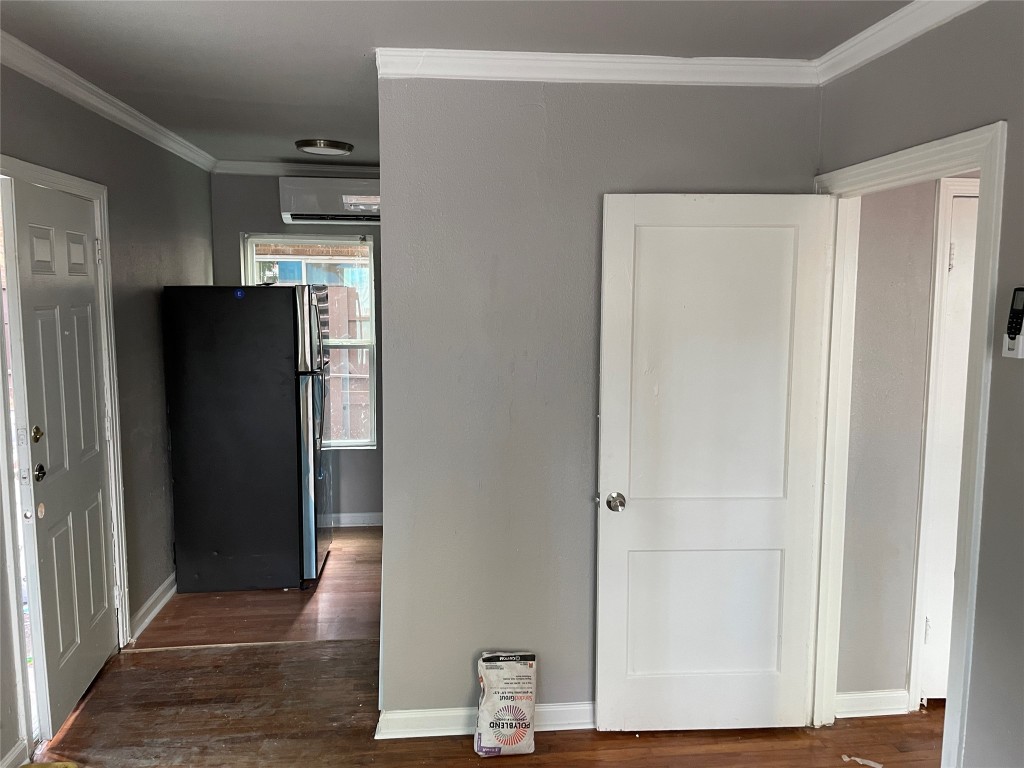 204 East 30th Street, Unit 201 Austin, TX 78705 - Photo 12 of 16