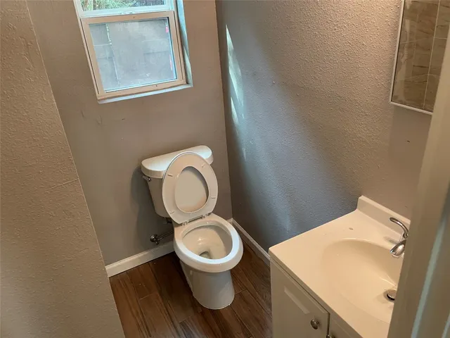 $800 | 204 East 30th Street, Unit 201, Austin, TX 78705