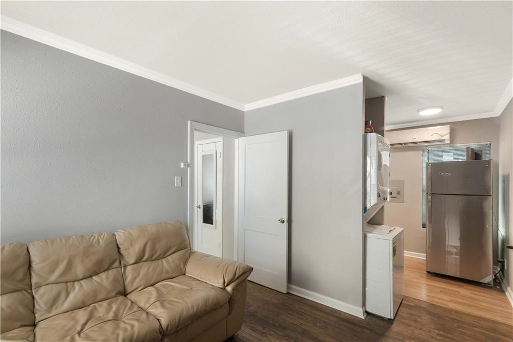 204 East 30th Street, Unit 201 Austin, TX 78705 - Photo 2 of 16