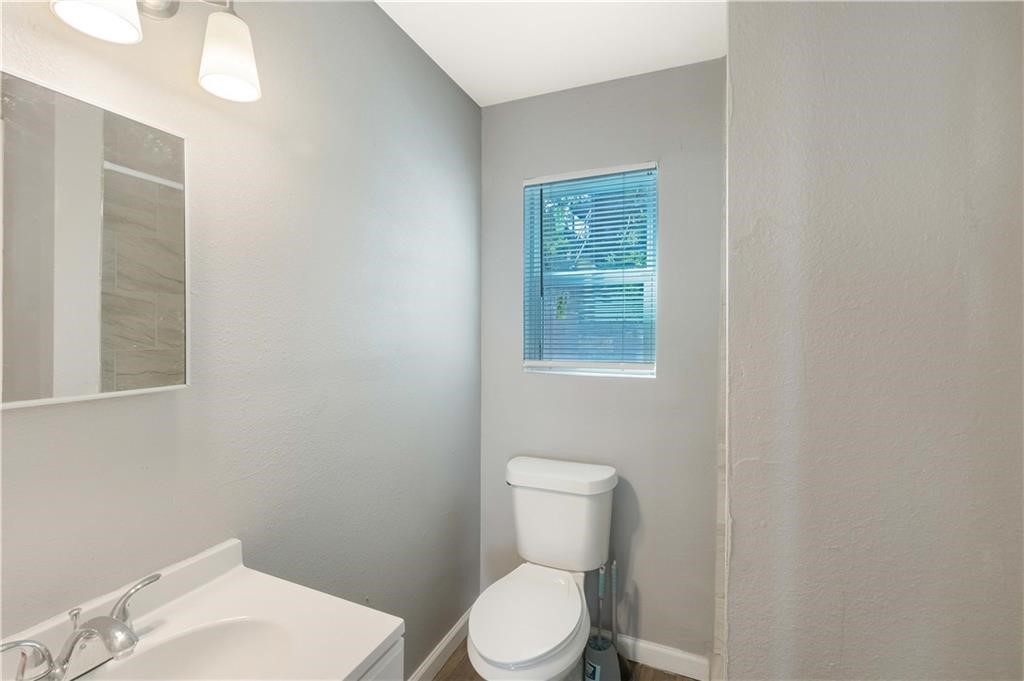 204 East 30th Street, Unit 201 Austin, TX 78705 - Photo 6 of 16