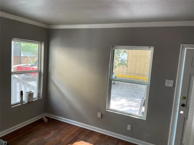 $800 | 204 East 30th Street, Unit 201, Austin, TX 78705