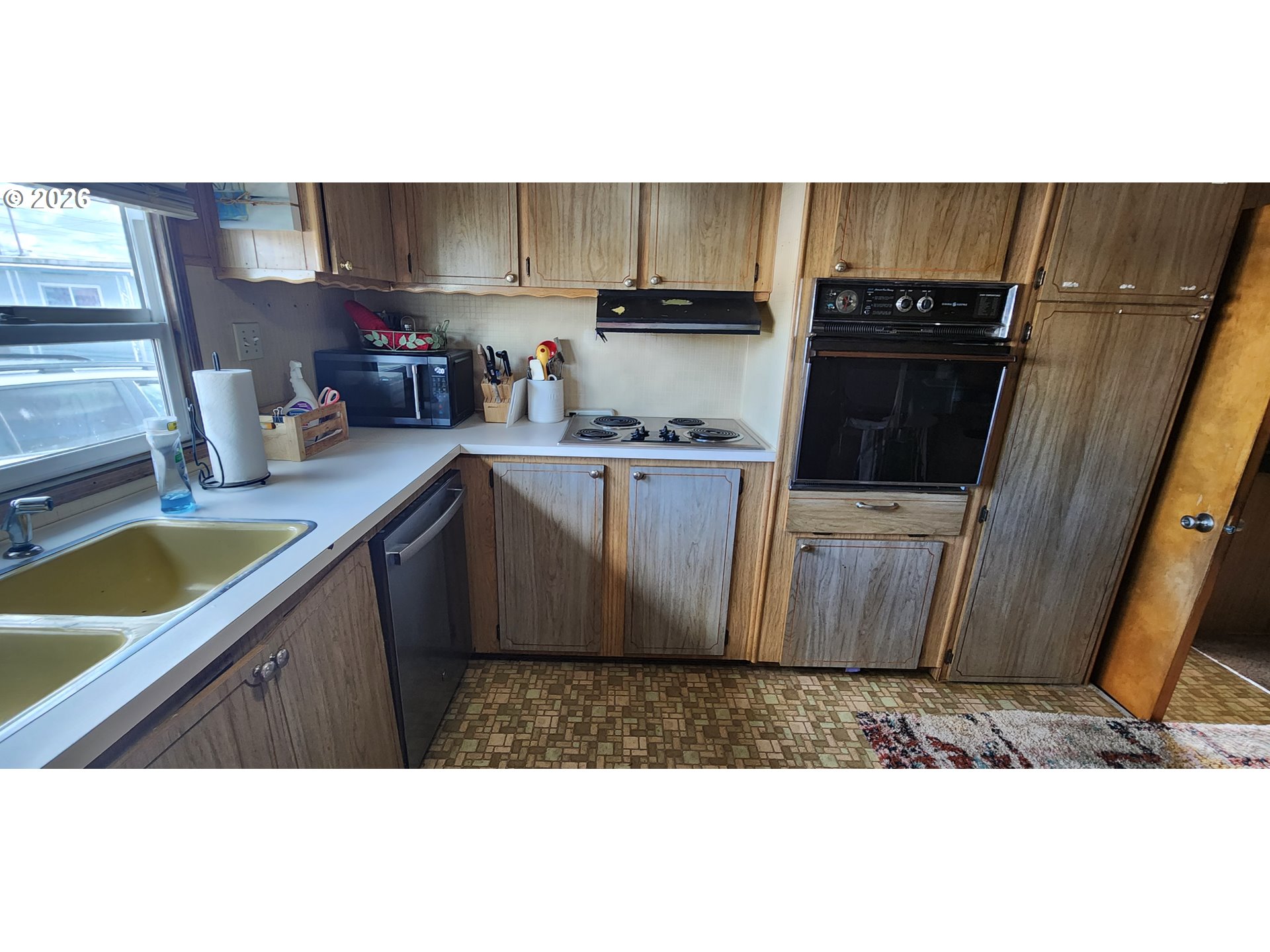 501 Division Avenue, Unit 11 Eugene, OR 97404 - Photo 4 of 9