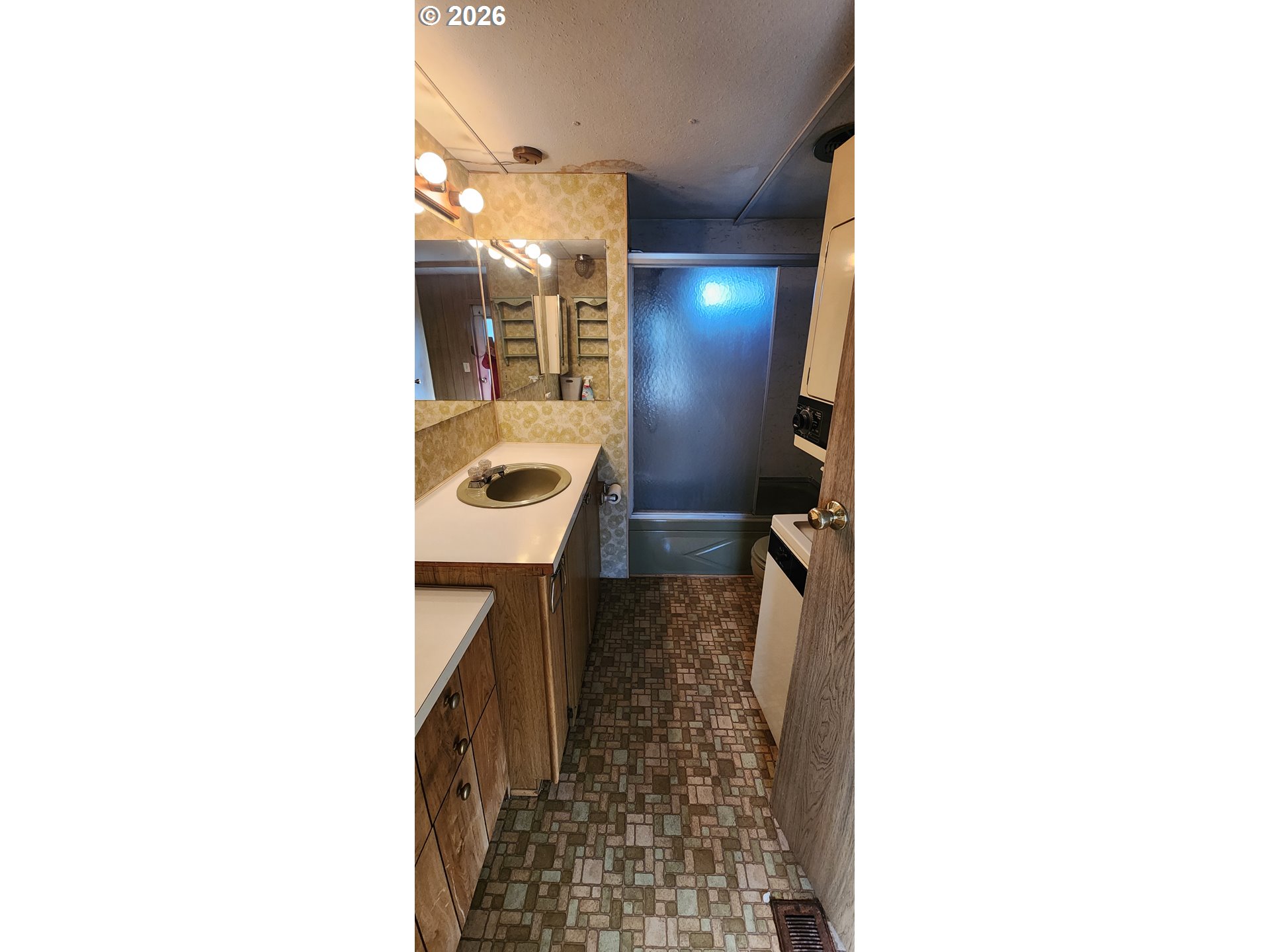 501 Division Avenue, Unit 11 Eugene, OR 97404 - Photo 5 of 9