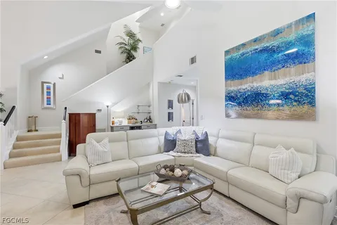 $1,695,000 | 4870 West W Boulevard, Unit 21, Naples, FL 34103