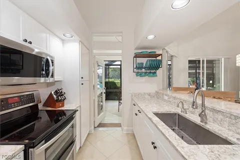 $1,695,000 | 4870 West W Boulevard, Unit 21, Naples, FL 34103