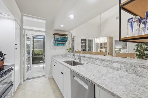 $1,695,000 | 4870 West W Boulevard, Unit 21, Naples, FL 34103