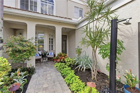 $1,695,000 | 4870 West W Boulevard, Unit 21, Naples, FL 34103