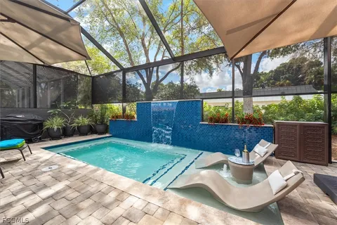 $1,695,000 | 4870 West W Boulevard, Unit 21, Naples, FL 34103