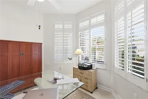 $1,695,000 | 4870 West W Boulevard, Unit 21, Naples, FL 34103