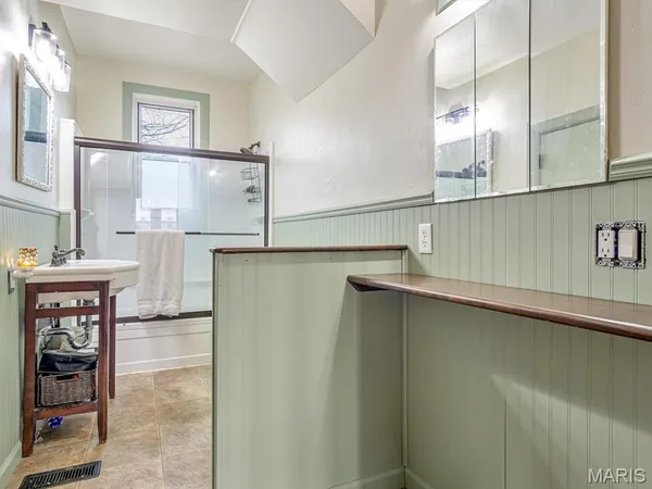 $340,000 | 1924 High Street, Chester, IL 62233