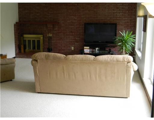 14 Sioux Road Bethel Park, PA 15241 - Photo 3 of 18 Great Room.