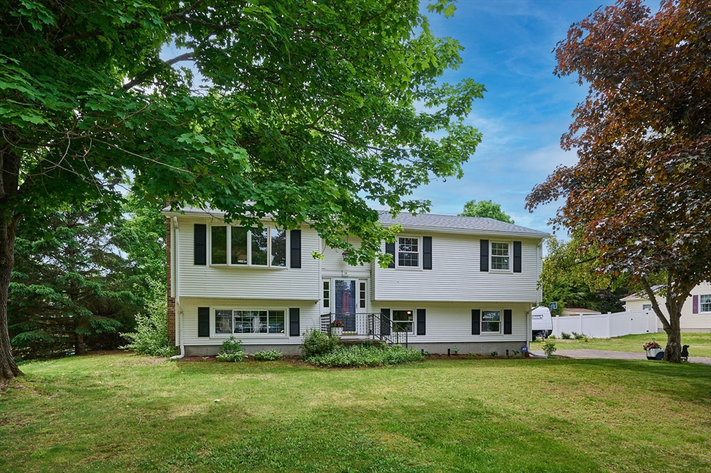 10 Robin Road Easthampton, MA 01027 - Photo 1 of 41 Gallery Image 1