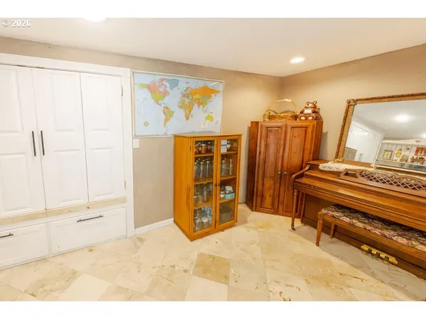 $550,000 | 1121 Yeust Road, Azalea, OR 97410