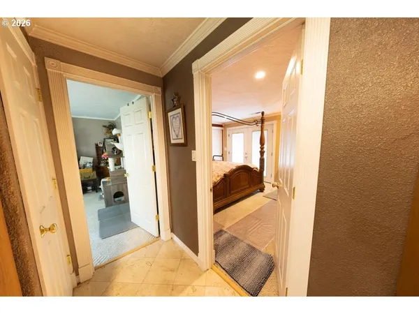 $550,000 | 1121 Yeust Road, Azalea, OR 97410