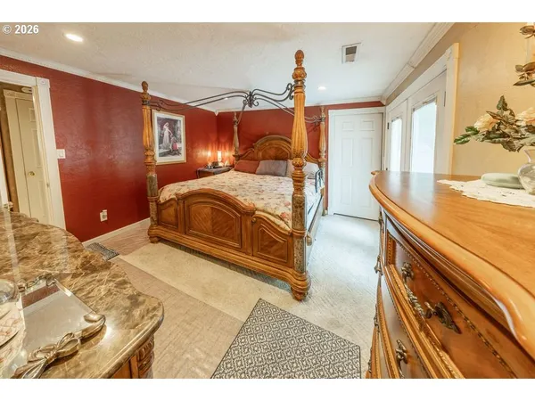 $550,000 | 1121 Yeust Road, Azalea, OR 97410