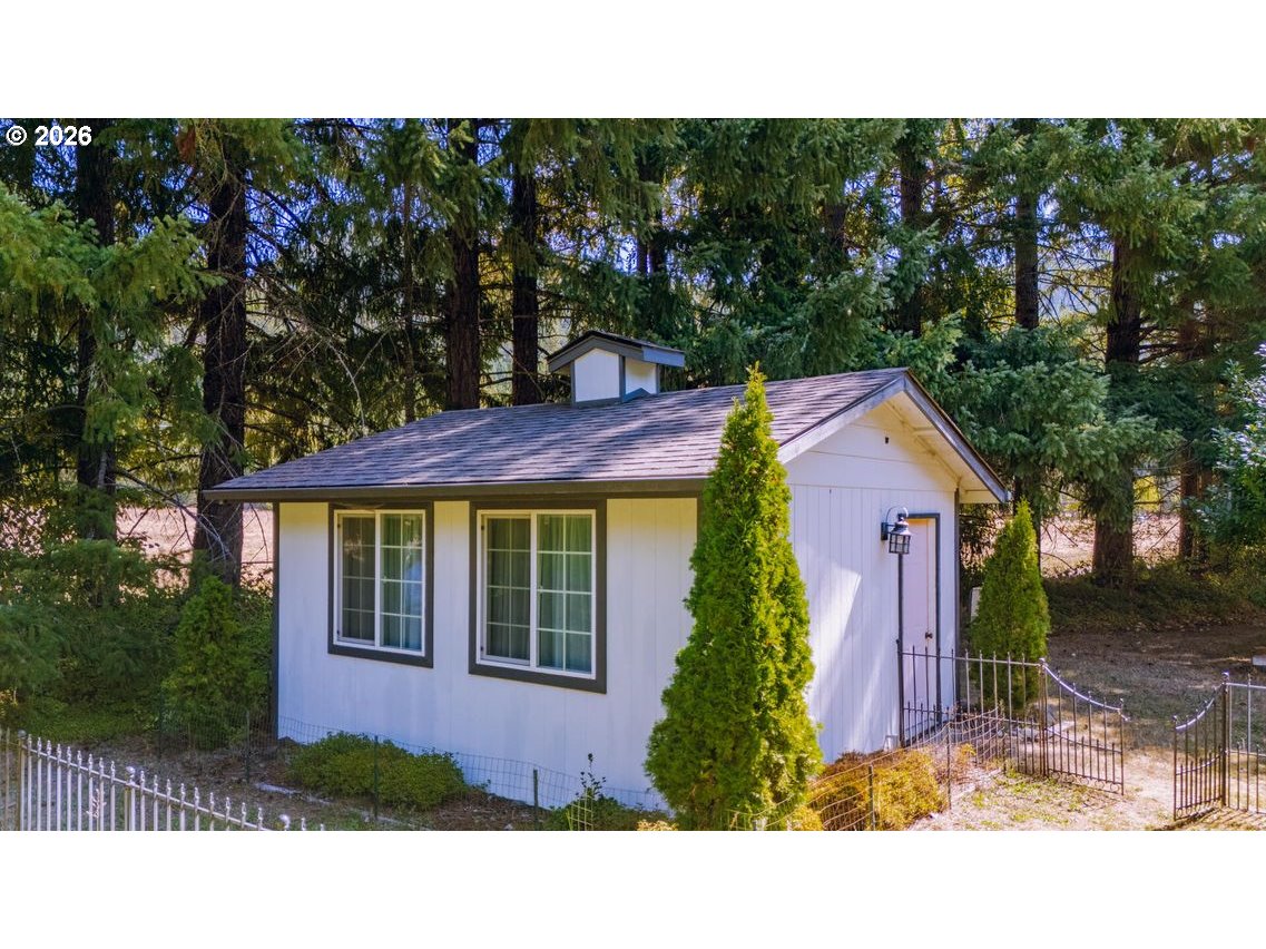 1121 Yeust Road Azalea, OR 97410 - Photo 35 of 48