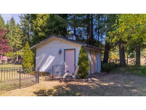 $550,000 | 1121 Yeust Road, Azalea, OR 97410