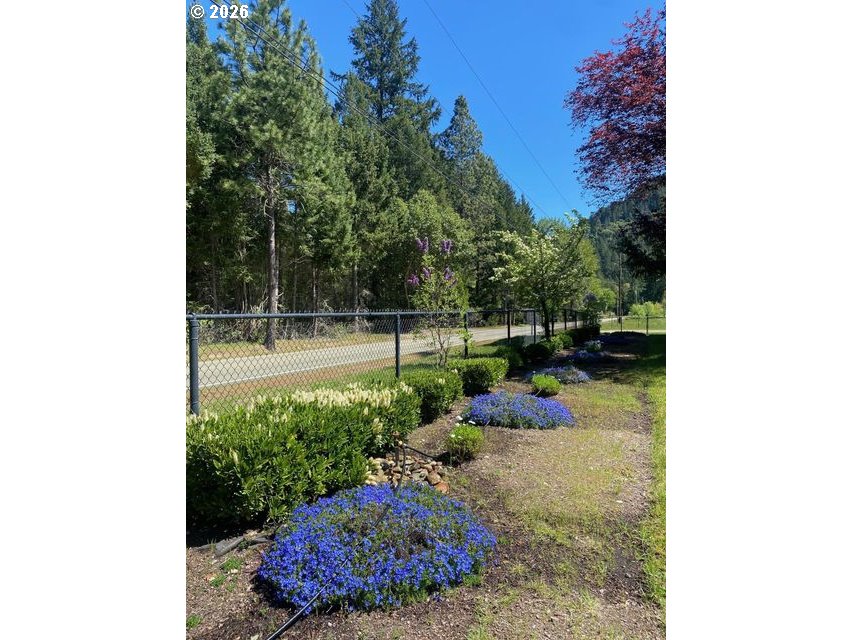 1121 Yeust Road Azalea, OR 97410 - Photo 38 of 48