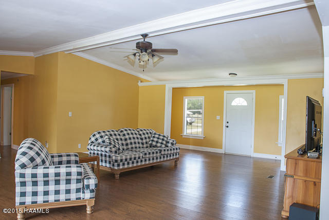 123 Timber Trail Sunset, LA 70584 - Photo 4 of 20 5_Living Room