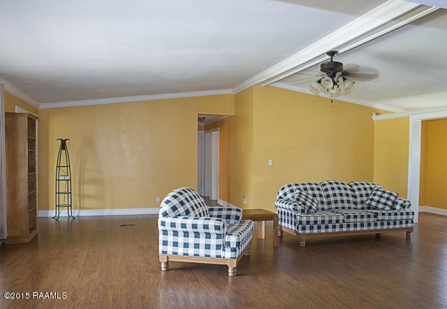 123 Timber Trail Sunset, LA 70584 - Photo 5 of 20 4_Living Room