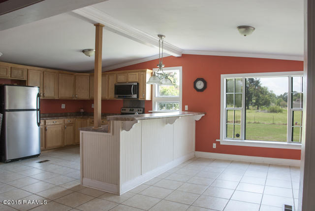 123 Timber Trail Sunset, LA 70584 - Photo 7 of 20 12_Kitchen