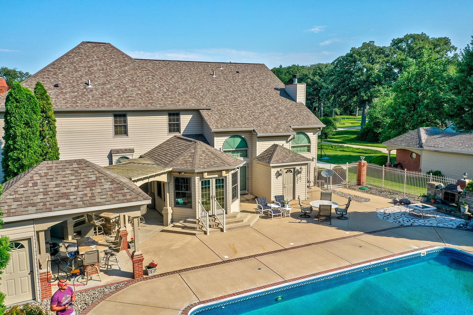 1638 Timber Lane Ottawa, IL 61350 - Photo 15 of 50 a front view of a house with yard and trees