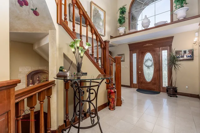 a view of entryway with a front door