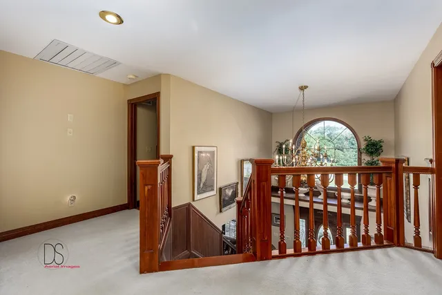 a view of entryway with a window