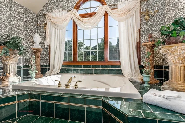 $755,000 | 1638 Timber Lane, Ottawa, IL 61350