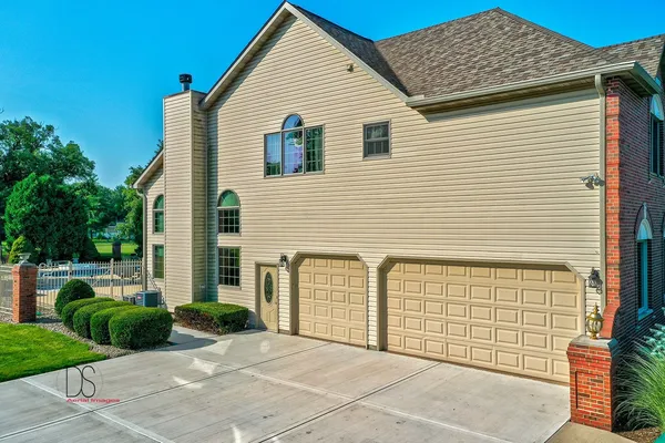 $755,000 | 1638 Timber Lane, Ottawa, IL 61350
