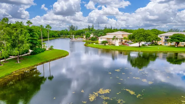 $2,250 | 600 Crestwood Court North, Unit 609, Royal Palm Beach, FL 33411
