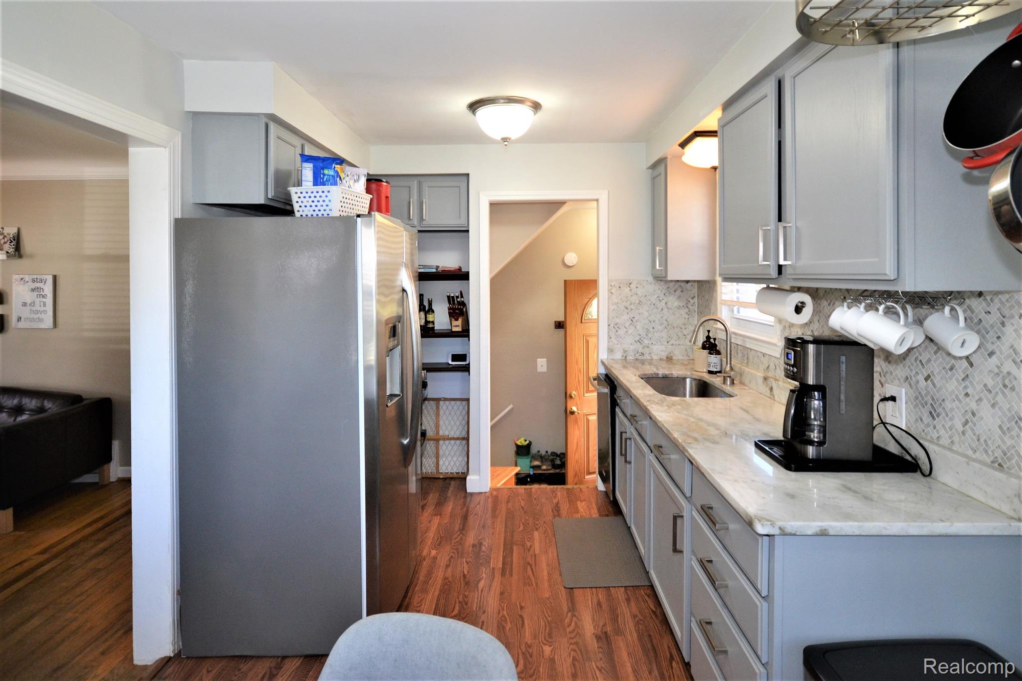 827 Princeton Road Berkley, MI 48072 - Photo 6 of 27 Kitchen