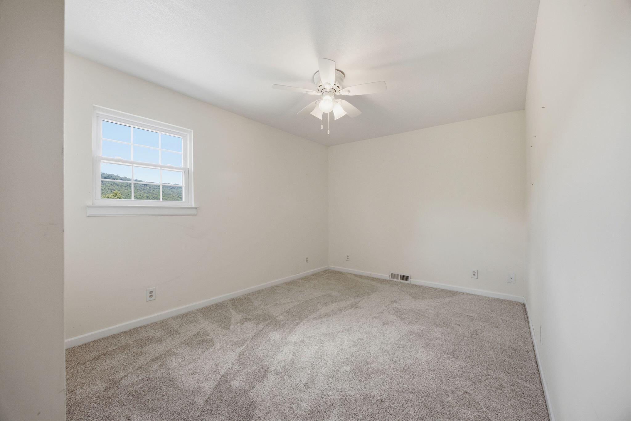 67 Whispering Pine Trenton, GA 30752 - Photo 17 of 46 Bedroom 2