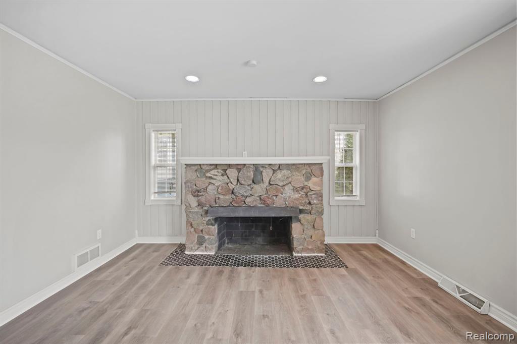 5035 Center Road Linden, MI 48451 - Photo 8 of 88