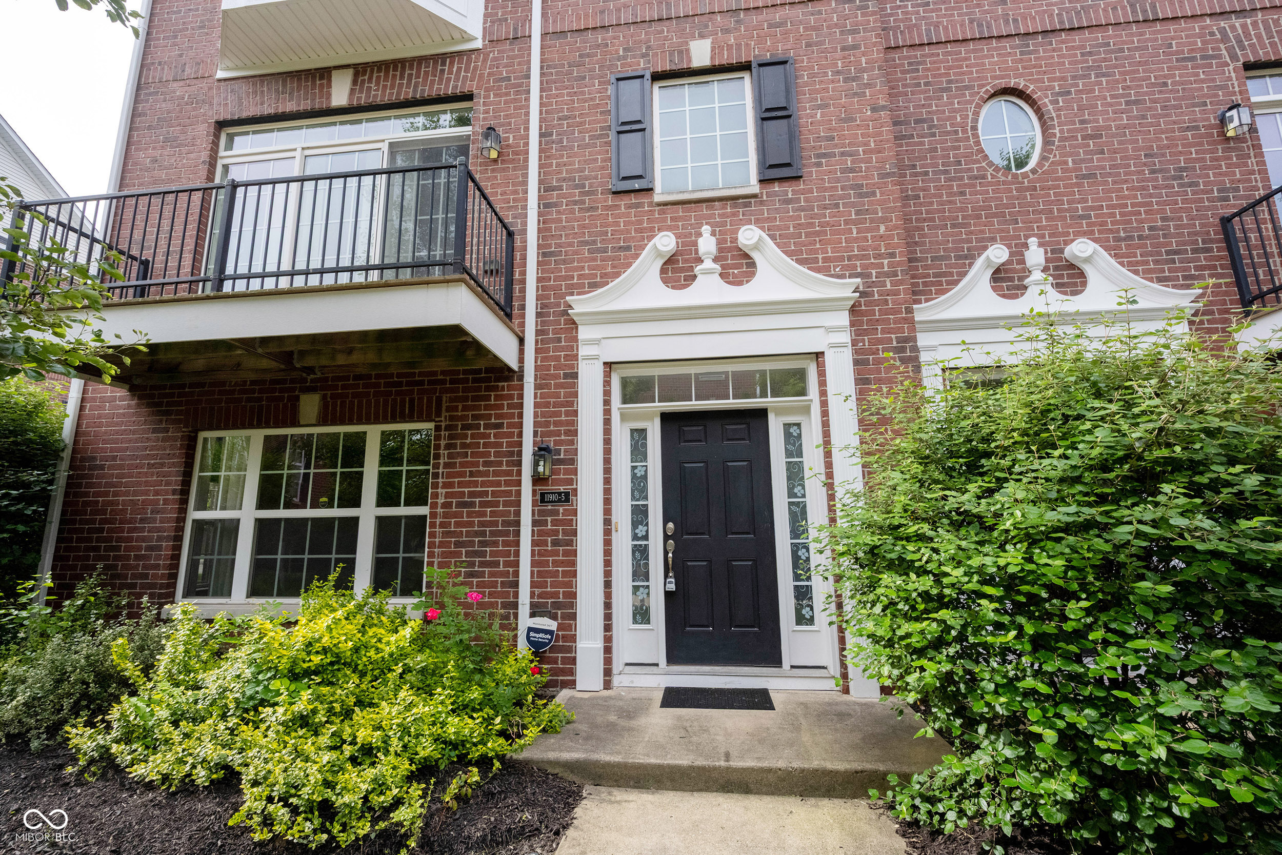 11910 Riley Drive, Unit 5 Zionsville, IN 46077 - Photo 3 of 40