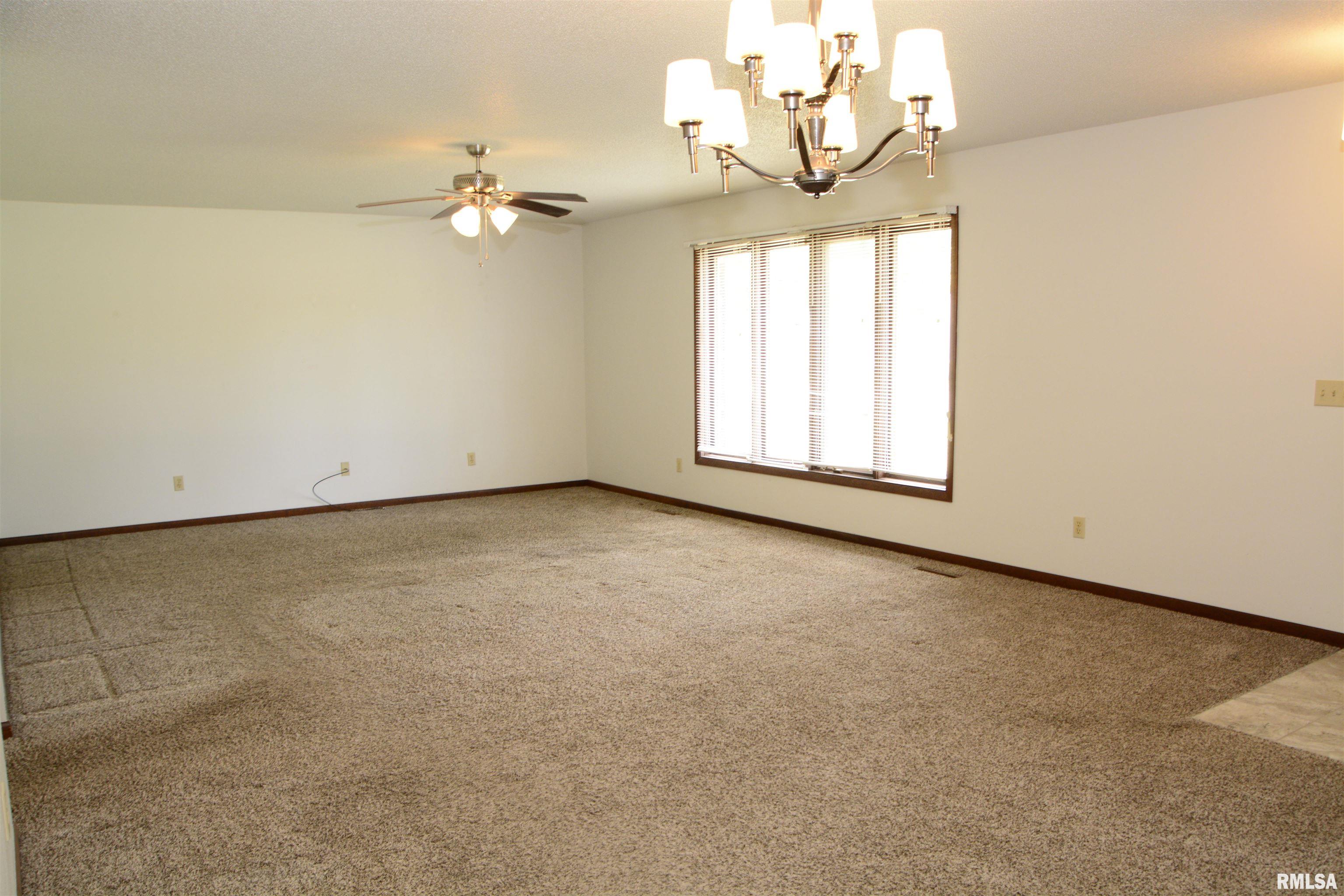 1220 Maple Avenue Macomb, IL 61455 - Photo 8 of 20