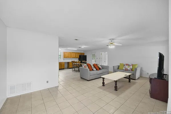 $1,525 | 3161 Tanglewood Trail, Spring Branch, TX 78070