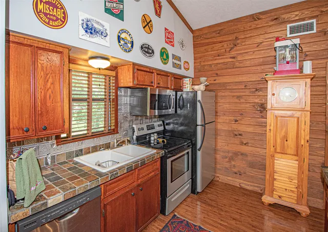 $535,000 | 70 Lower Cove Drive, Point Blank, TX 77364