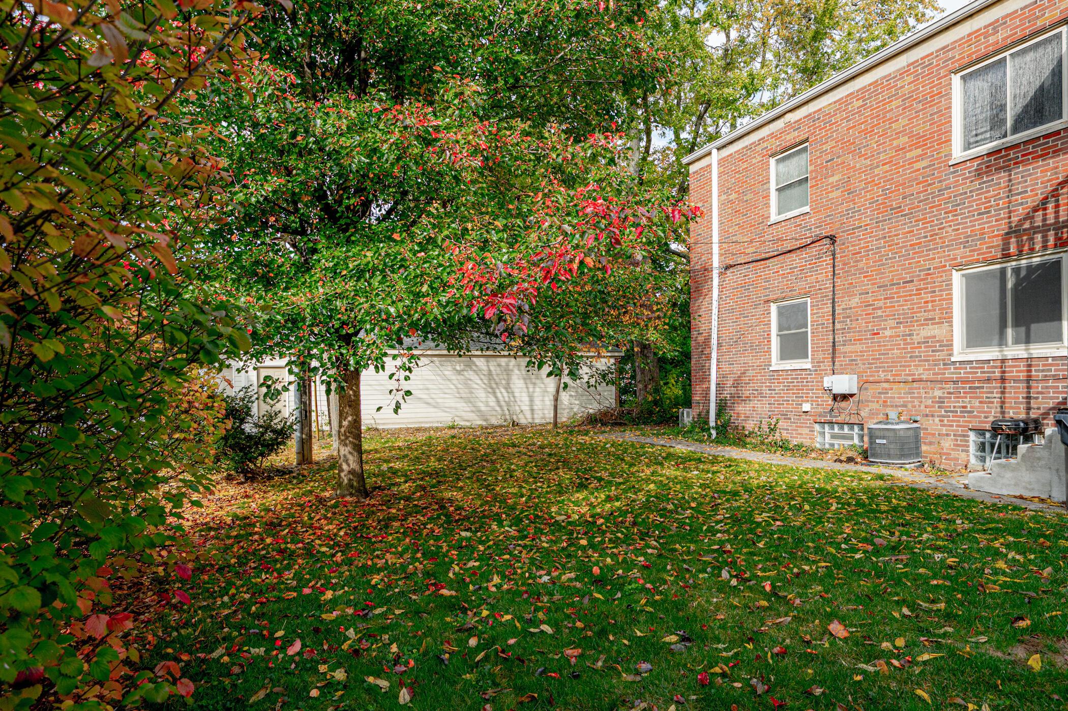 1621 Waltham Road, Unit A Columbus, OH 43221 - Photo 25 of 27 Back