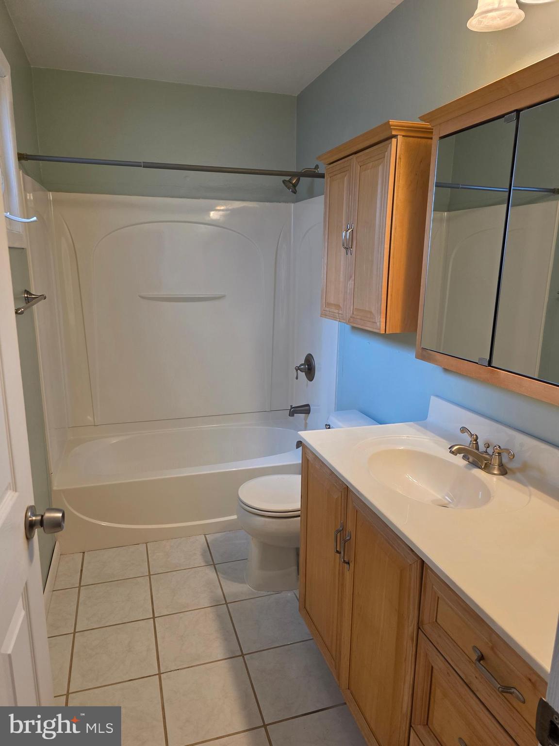 9 Georgetown Road Lindenwold, NJ 08021 - Photo 11 of 14 a bathroom with a sink a toilet and shower