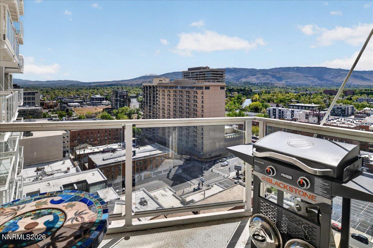 255 North Sierra Street, Unit S 1919 Reno, NV 89501 - Photo 9 of 41 08-DSC_9669