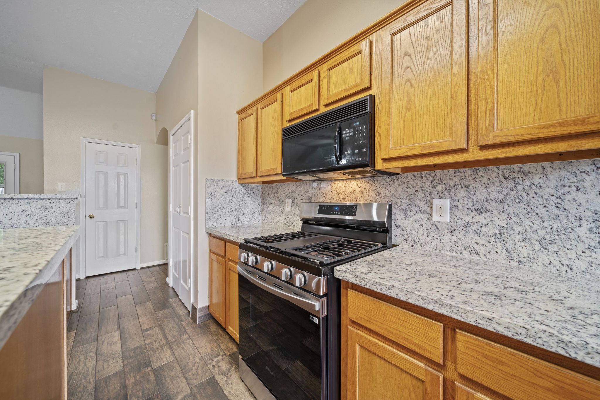 7530 Alderly Drive Spring, TX 77389 - Photo 12 of 32