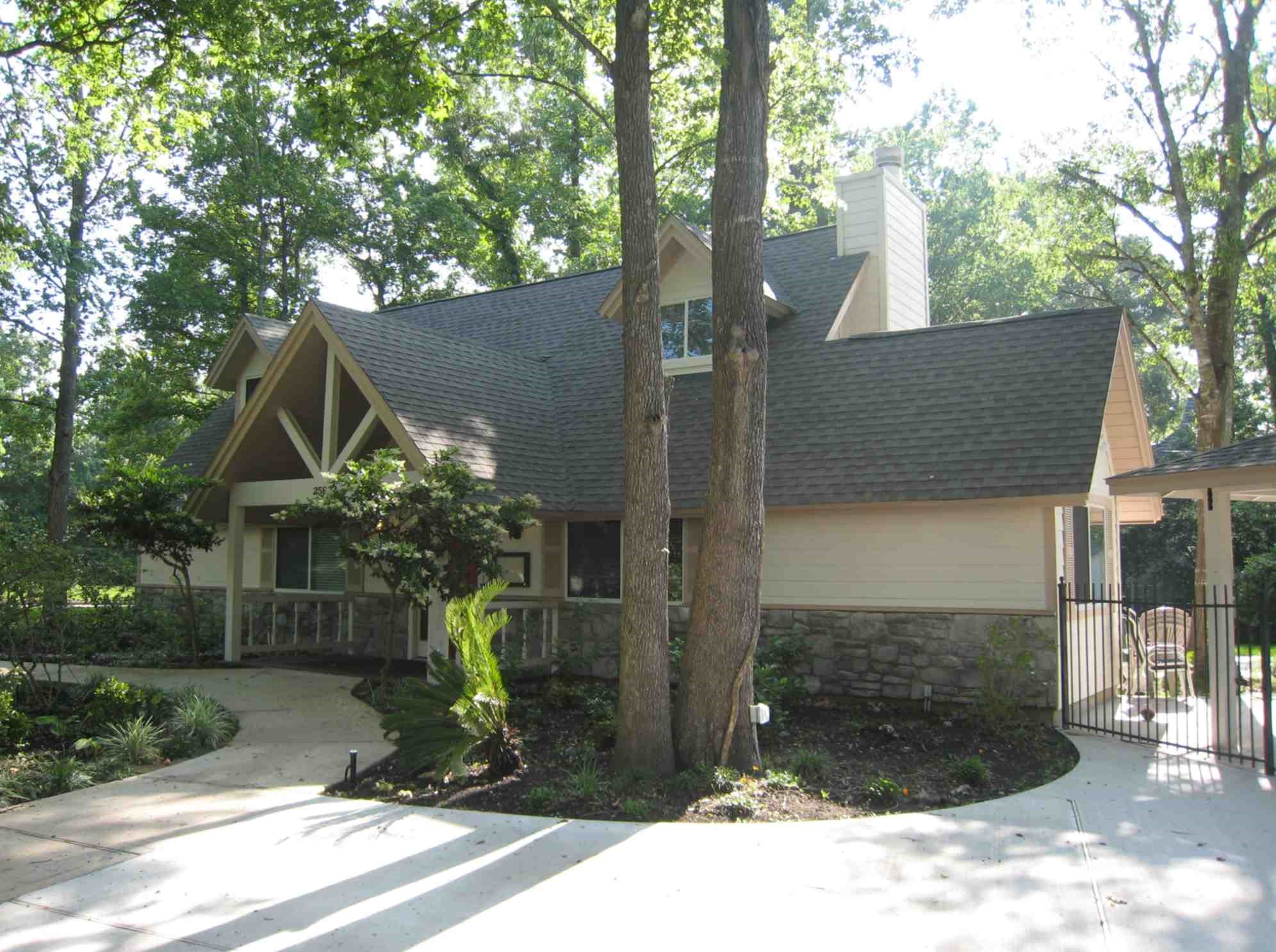 7530 Alderly Drive Spring, TX 77389 - Photo 30 of 32 Welcome home to Coventry! This neighborhood sits just south of The Woodlands & offers a community clubhouse, pool, splash pad, & park with trails, pavilion, dog park, picnic tables, & bocce/basketball courts!