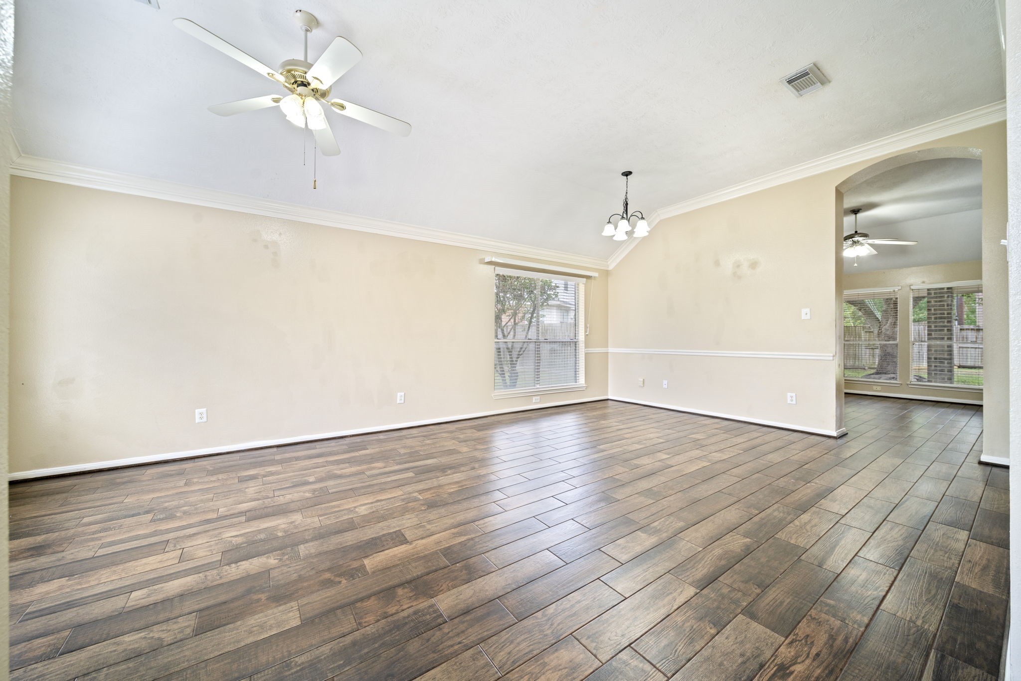 7530 Alderly Drive Spring, TX 77389 - Photo 4 of 32