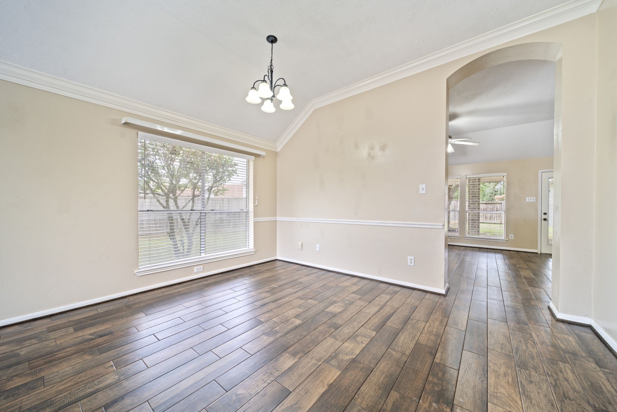 7530 Alderly Drive Spring, TX 77389 - Photo 6 of 32