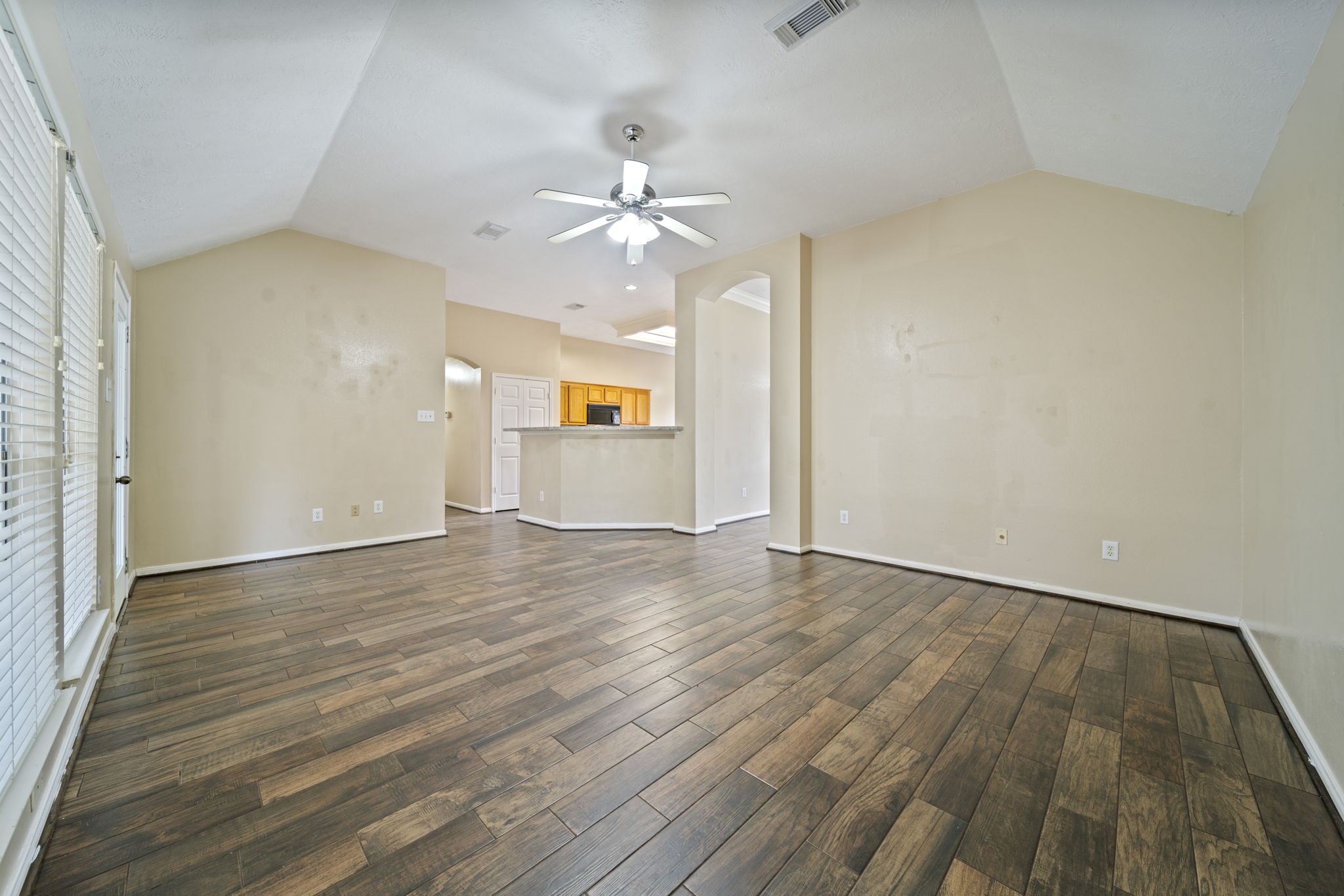 7530 Alderly Drive Spring, TX 77389 - Photo 9 of 32