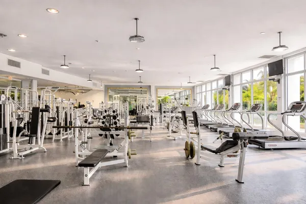 $7,999 | 1000 West Avenue, Unit 1425A, Miami Beach, FL 33139