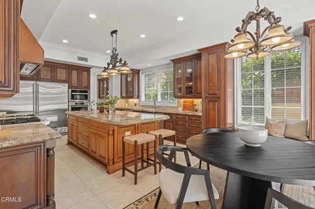 $14,000 | 1571 North Bundy Drive, Los Angeles, CA 90049