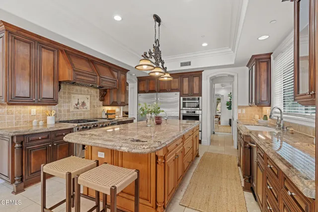 $14,000 | 1571 North Bundy Drive, Los Angeles, CA 90049